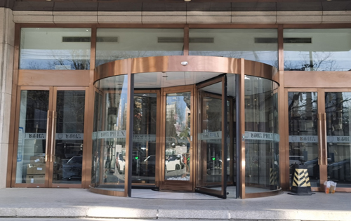 飞利信大厦旋转门